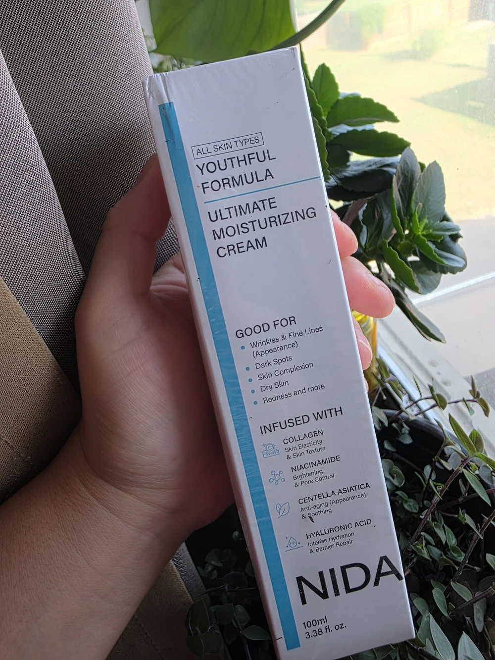Youthful Formula Ultimate Moisturizing Cream — White with Blue Accent